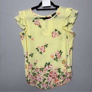 🍄3/$20 Chic Floral Blouse with Ruffle Sleeves